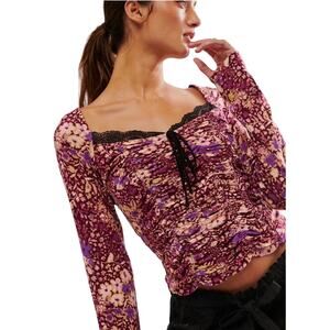 FREE PEOPLE Women’s Layer It On Me Lace Trim Red Floral Combo Knit Top
